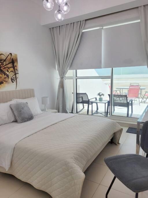 A Cozy 1bhk In Business Bay Apartment *