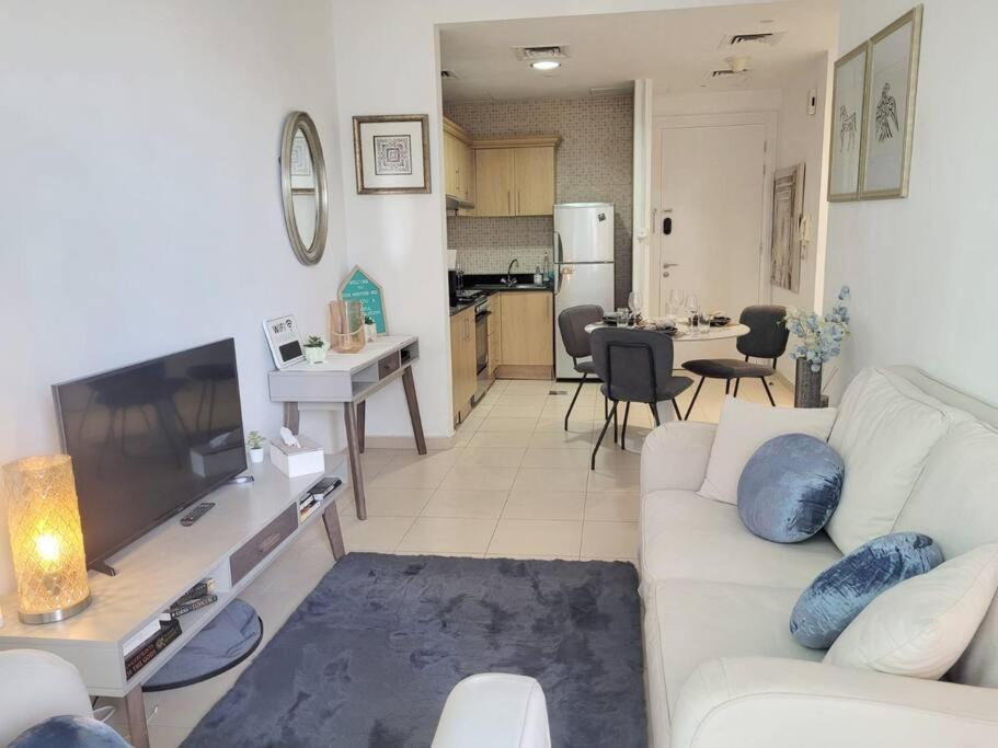 A Cozy 1bhk In Business Bay Apartment